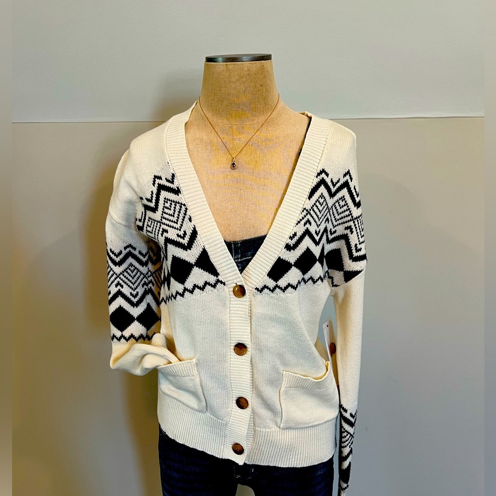 NWT Olivia Sky cardigan is great for an extra layer of warmth and is a small.